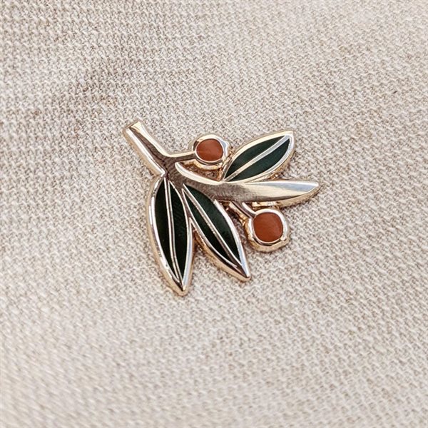 Christmas Berries Pin